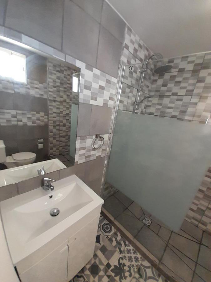 Ibiza Suite Independent Bedroom And Bathroom Albufeira Esterno foto